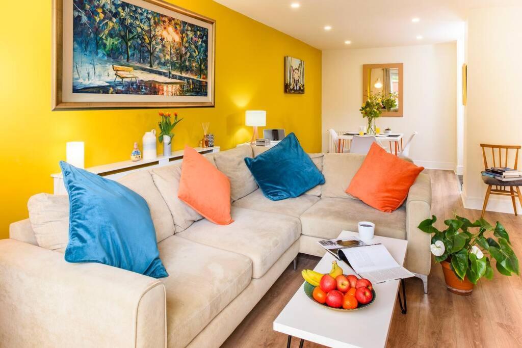 Luxury City Apartment Underground Parking 5* 벨파스트 외부 사진