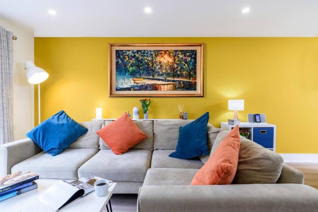 Luxury City Apartment Underground Parking 5* 벨파스트 외부 사진